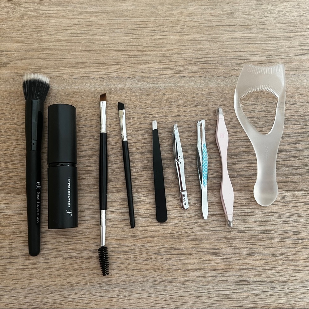 Beauty Tools Bundle Set Tweezers Makeup Brushes Mascara Guard